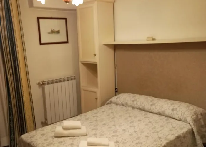Hotel Henry